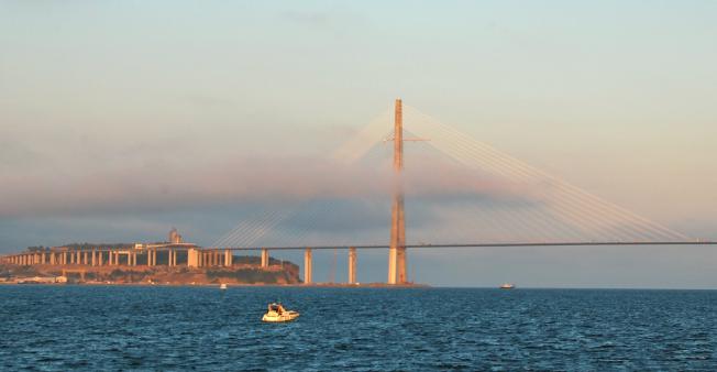 Le pont de l'île Rousski est le plus long pont à haubans du monde.
